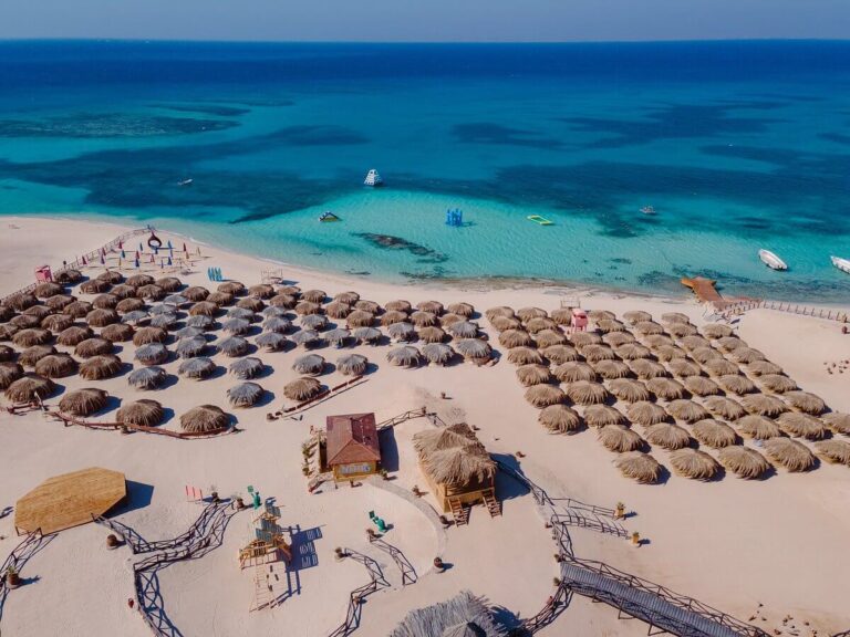 Paradise Island – Full-Day Snorkeling Trip from Hurghada